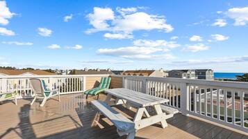 Ferienhaus, Mehrere Betten, Whirlpool, Meerblick (CLAYTON STREET 16A) | Speisen im Freien