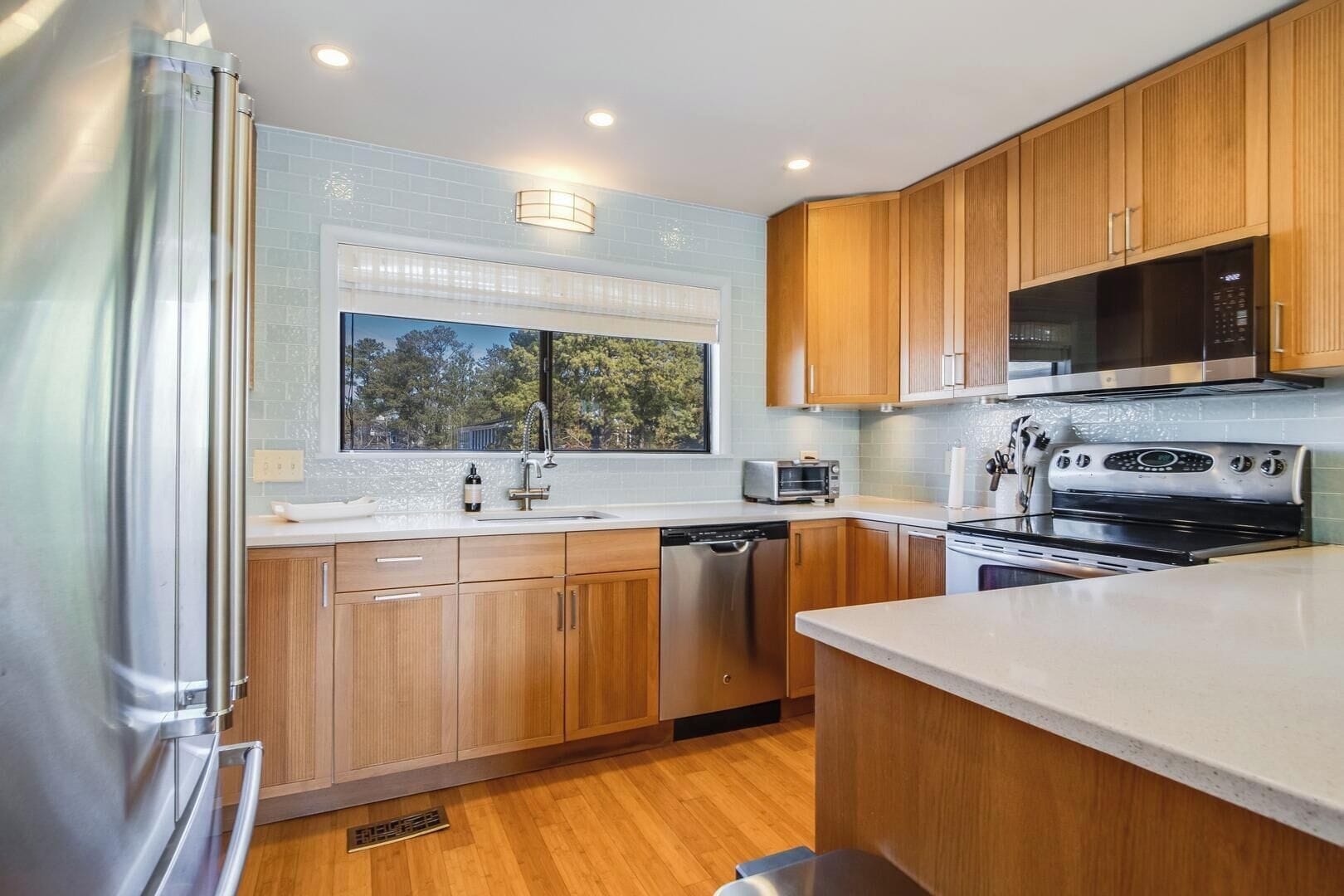 Rumah, Beberapa Tempat Tidur, dapur, pemandangan kolam renang (SNUG HARBOR 7) | Dapur pribadi