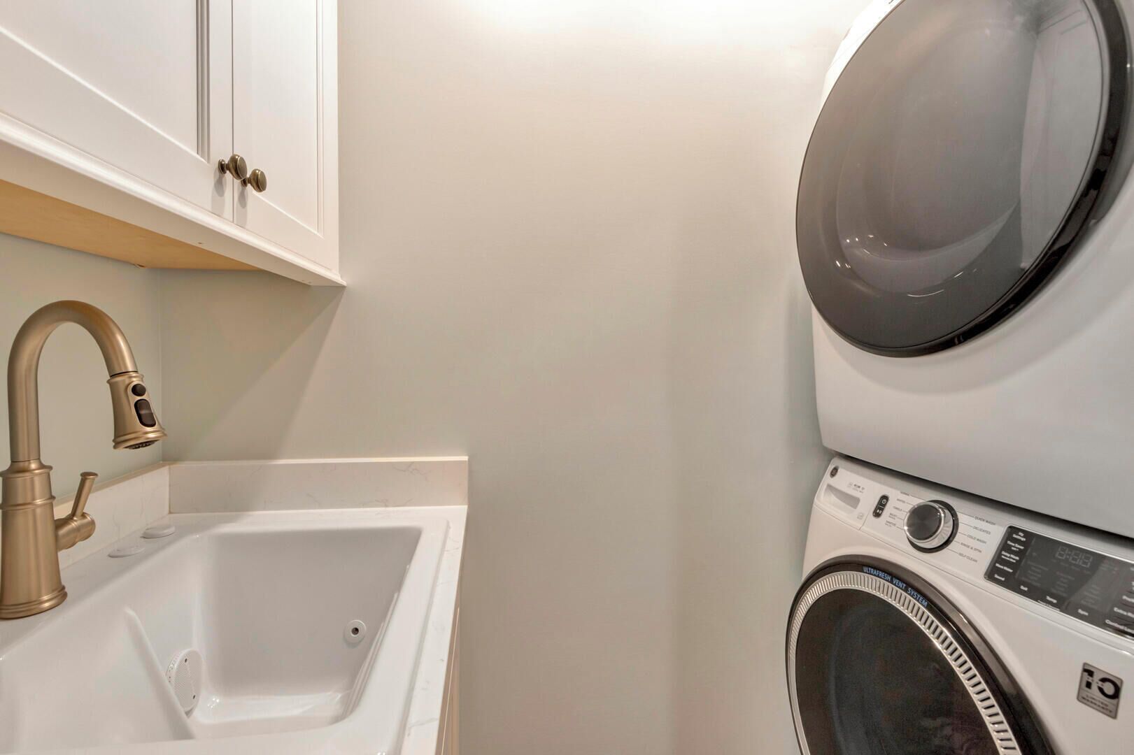 House, Multiple Beds, Patio, City View (SUSSEX STREET 50) | Interior