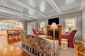 Nhà, nhiều giường, sân hiên, quang cảnh thành phố (SUSSEX STREET 50) | Khu phòng khách