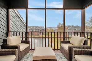 Interior - American Eagle WAY 241 #12 (Rehoboth Beach)