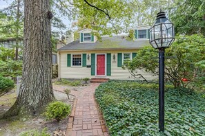 Exterior detail - Columbia Avenue 72 (Rehoboth Beach)