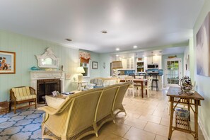 House, Multiple Beds, Patio, Garden View (COLUMBIA AVENUE 72) | Living area - Columbia Avenue 72 (Rehoboth Beach)