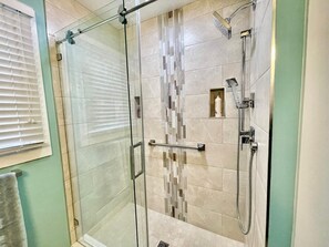 House, Multiple Beds, Patio, Garden View (SCARBOROUGH AVENUE 309) | Bathroom - Scarborough Avenue 309 (Rehoboth Beach)
