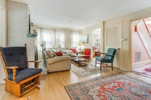 Casa de campo, várias camas, cozinha, vista para o oceano (OLIVE AVENUE 3) | Área de estar