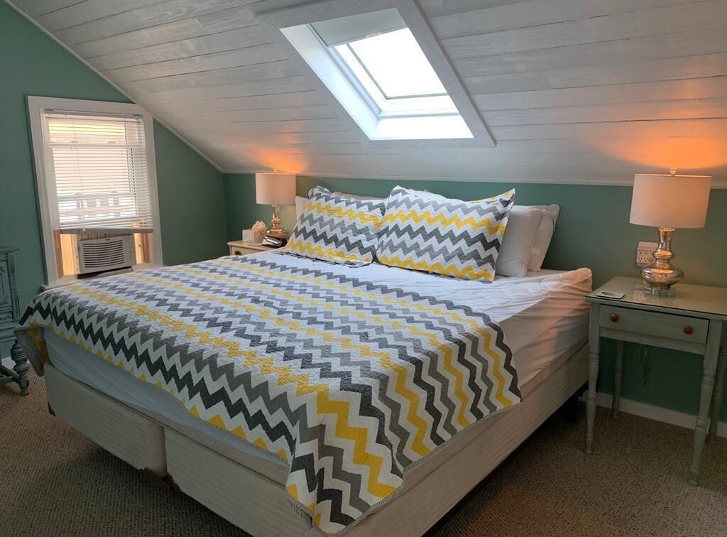 2 bedrooms, individually decorated, individually furnished
