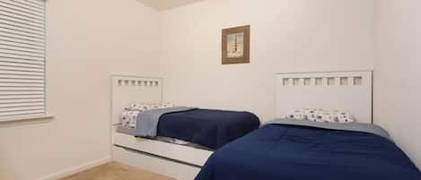 Condo, Multiple Beds, Balcony, City View (NEWRY DRIVE 20005 #8)