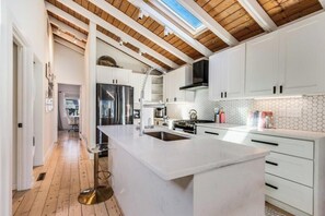 Cottage, Multiple Beds, Patio, Garden View (FIRST STREET 21170) | Private kitchen - First Street 21170 (Dewey Beach)