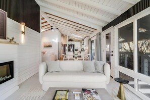 Cottage, plusieurs lits, patio, vue jardin (FIRST STREET 21170) | Coin séjour