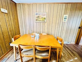 House, Multiple Beds, Kitchen, Garden View (CARLA AVENUE 300) | Dining