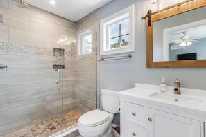 House, Multiple Beds, Pool Access, Pool View (COUNTRY CLUB DRIVE 207) | Bathroom - Country Club Drive 207 (Rehoboth Beach)