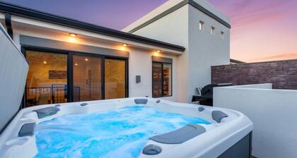 Sleeps 18, Private Hot Tub, Resort/Pool Access, Near Zion, Foosball, Video games