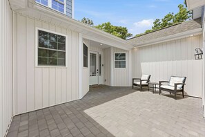 Terrace/patio - Salty Seagull Pet Friendly Beach House (Myrtle Beach)