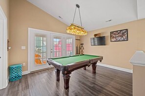 Games room - Coral Coast Beach House w Pool (Myrtle Beach)