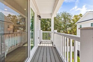 Terrace/patio - Indigo Wake Beach House with Pool Near Beach (Myrtle Beach)