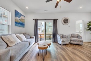 Smart TV - Horizon Dune Pet Friendly House Walk to Beach (Myrtle Beach)