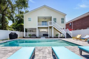 Outdoor pool - Hibiscus Hideaway Walk to Beach and Main Street (North Myrtle Beach)