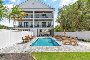 Outdoor pool - Casa Blanca Palace Luxe Sea View Home w 2 Pools (Surfside Beach)