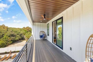 Terrace/patio - Casa Blanca Palace Luxe Sea View Home w 2 Pools (Surfside Beach)