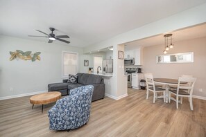 Smart TV - Sundrift Retreat Pet Friendly Walk to Beach (Myrtle Beach)