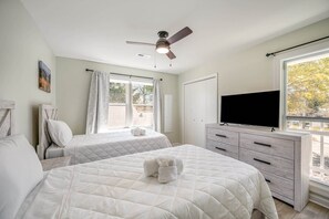 2 bedrooms, free WiFi, bed sheets - Sundrift Retreat Pet Friendly Walk to Beach (Myrtle Beach)