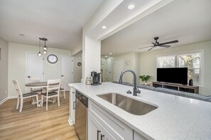 Fridge, microwave, oven, stovetop - Pet Friendly Tidal Retreat Steps to Sand (Myrtle Beach)