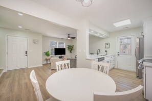 Interior - Seabreeze Retreat Modern Home Walk to Beach (Myrtle Beach)