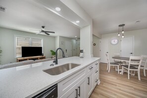 Interior - Coral Retreat Pet Friendly Modern Home (Myrtle Beach)