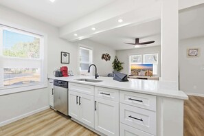 Fridge, microwave, oven, stovetop - Sleek Boho Retreat Near Beach and Boardwalk (Myrtle Beach)