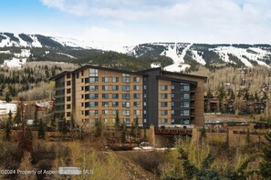 Exterior - CRBC – Ski-In/Out 2-Bedroom Condo, Sleeps 6, Pool & Hot Tubs, Steps to Village (Snowmass Village)