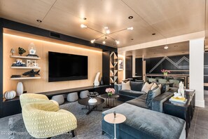 Interior - CRBC – Ski-In/Out 2-Bedroom Condo, Sleeps 6, Pool & Hot Tubs, Steps to Village (Snowmass Village)