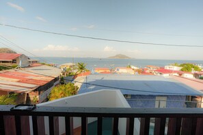 Property grounds - Cozy Island Home. Ocean View. Pool. Kitchen. (Taboga)