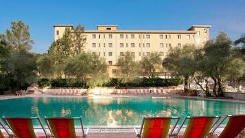 Indoor pool, outdoor pool