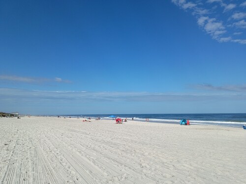 STAY 3 NIGHTS GET 1 FREE
MON-THU