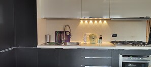 Private kitchen - PeakView Mansarda Vacanze a Livigno 2123 slm - L'emozione di toccare il cielo! (Livigno)