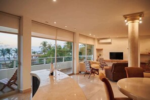 Interior - Apartment Beachfront view. (Puerto Escondido)