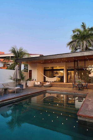Pool - Casa rosa · La casa rosa de Zicatela / Top-tier beachouse (Puerto Escondido)