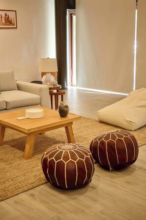 TV, offices - Casa rosa · La casa rosa de Zicatela / Top-tier beachouse (Puerto Escondido)