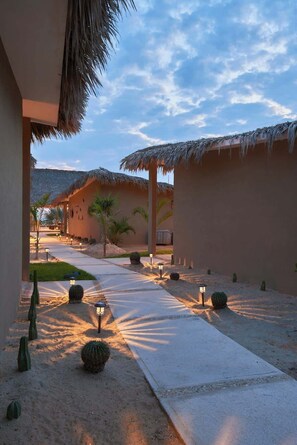 Property grounds - Oceanfront House w/ Private Pool & Beach Access (Puerto Escondido)