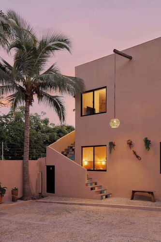Comfortable Apartment with Pool & Outdoor Oasis