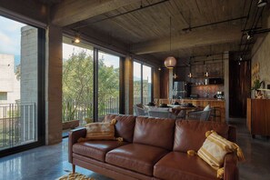 TV - Modern Design Apartment w/ Stunning Mountain Views (Oaxaca de Juárez)