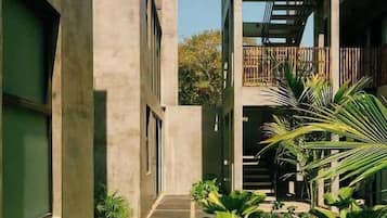 Enceinte de lâhĂ©bergement