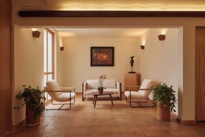 Interior - Serene King Room w/ Pool View in Historic Center (Oaxaca de Juárez)