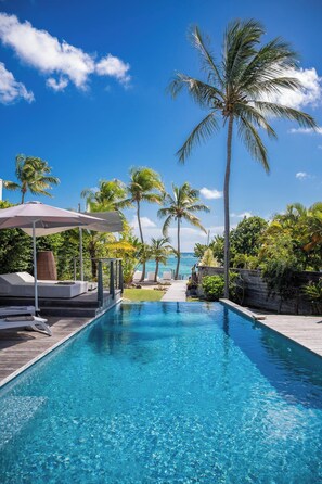 A heated pool - Carib Villa with lagoon access (Saint François)
