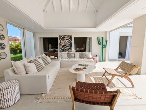 TV - Manora | 4 bedrooms (Saint-François)