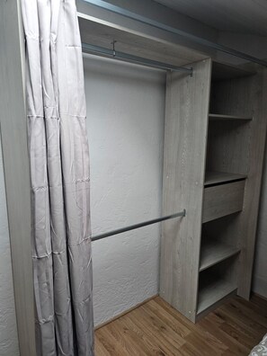Interior - Mini Loft 200m from the ramparts Air conditioning Walking distance to train station Parking (Avignon)