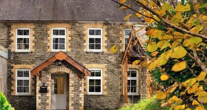 Outstanding Natural Beauty & near heavenly beaches, Bobbins Cottage offers the perfect retreat