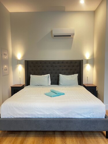 The King Nook - King Bed Studio in Downtown, AC