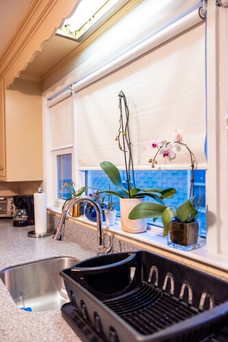 3-bedroom apartment in adorable Revere with AC near the beach