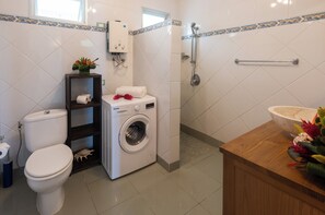 House | Bilik Mandi